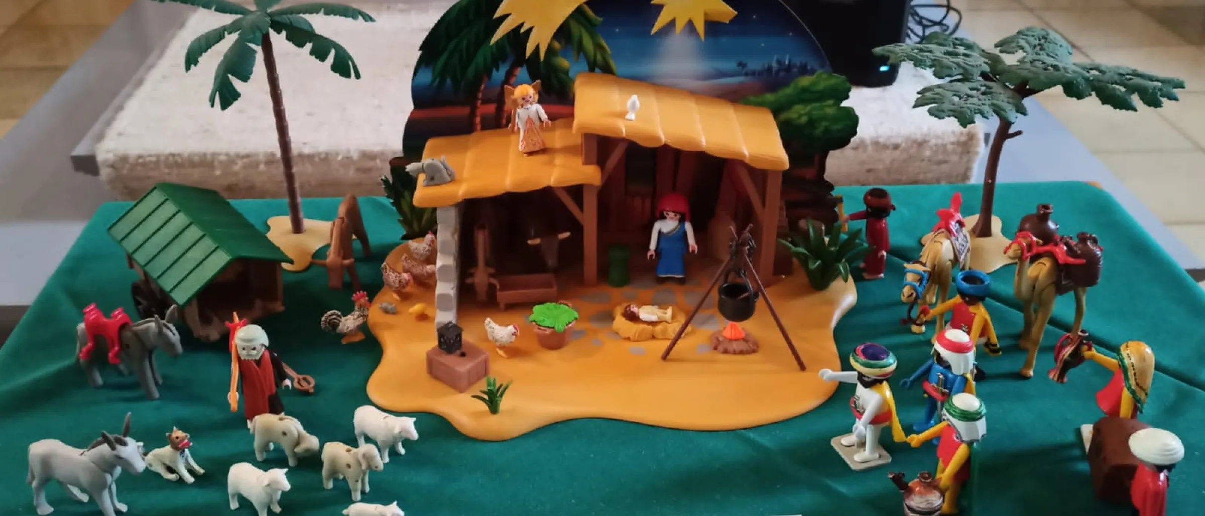 Eine Krippe aus Playmobilfiguren