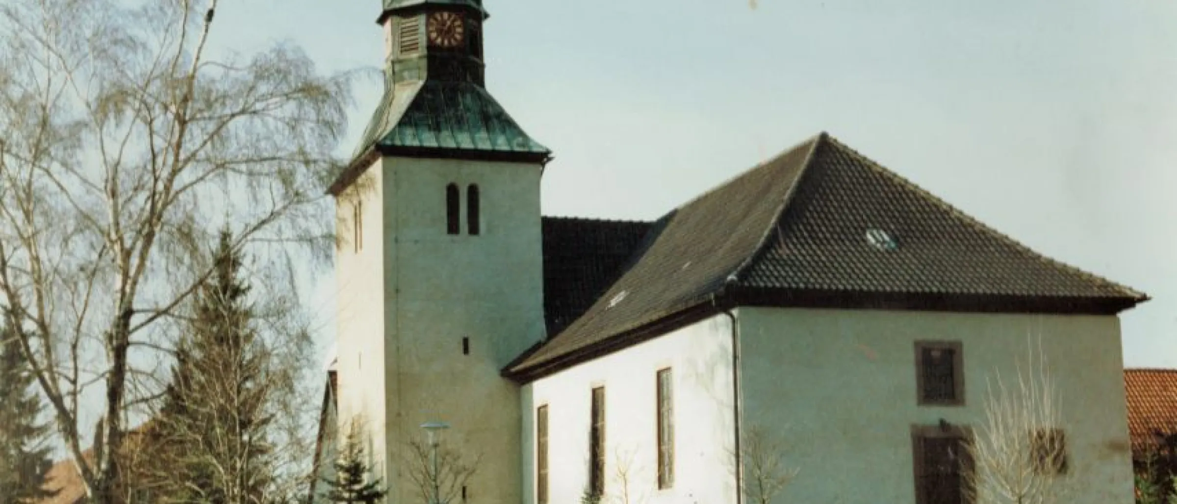 Das Bild zeigt die St.-Johanniskirche in Altgandersheim